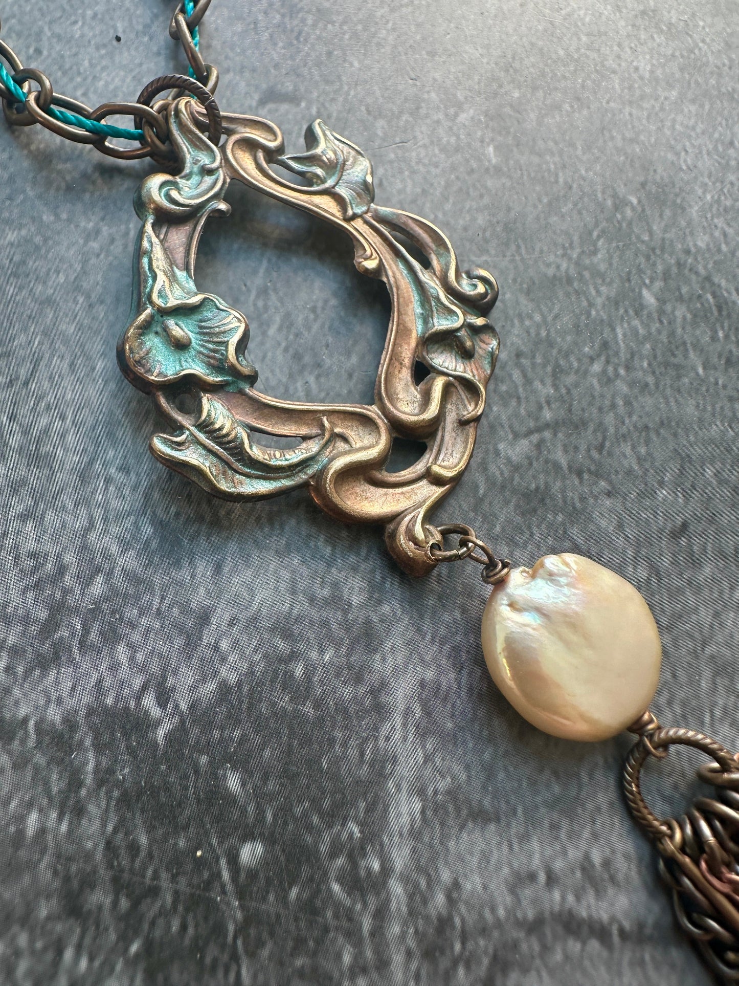 51x38mm Calla Lily Frame, Natural Brass (6 pc)